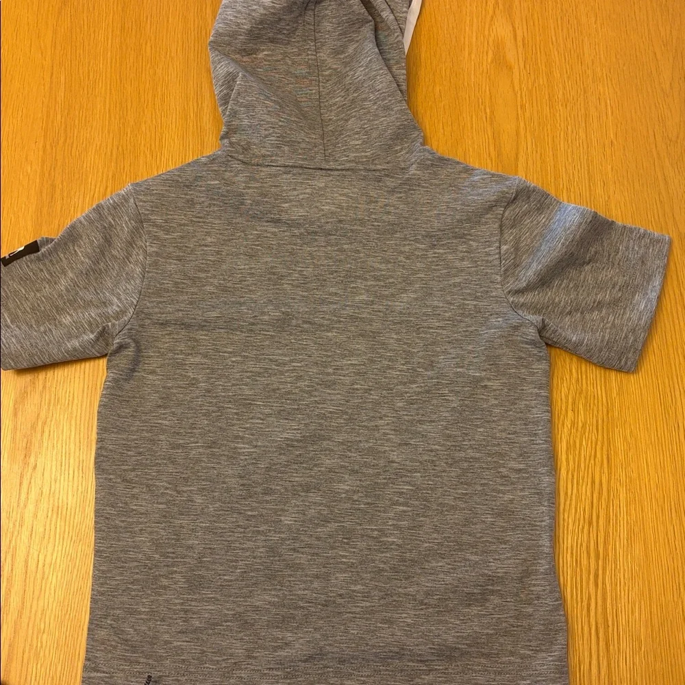 Kids Abercrombie & Fitch Gray Active Short-Sleeve Hoodie Set - age 5/6 - Picture 6 of 9